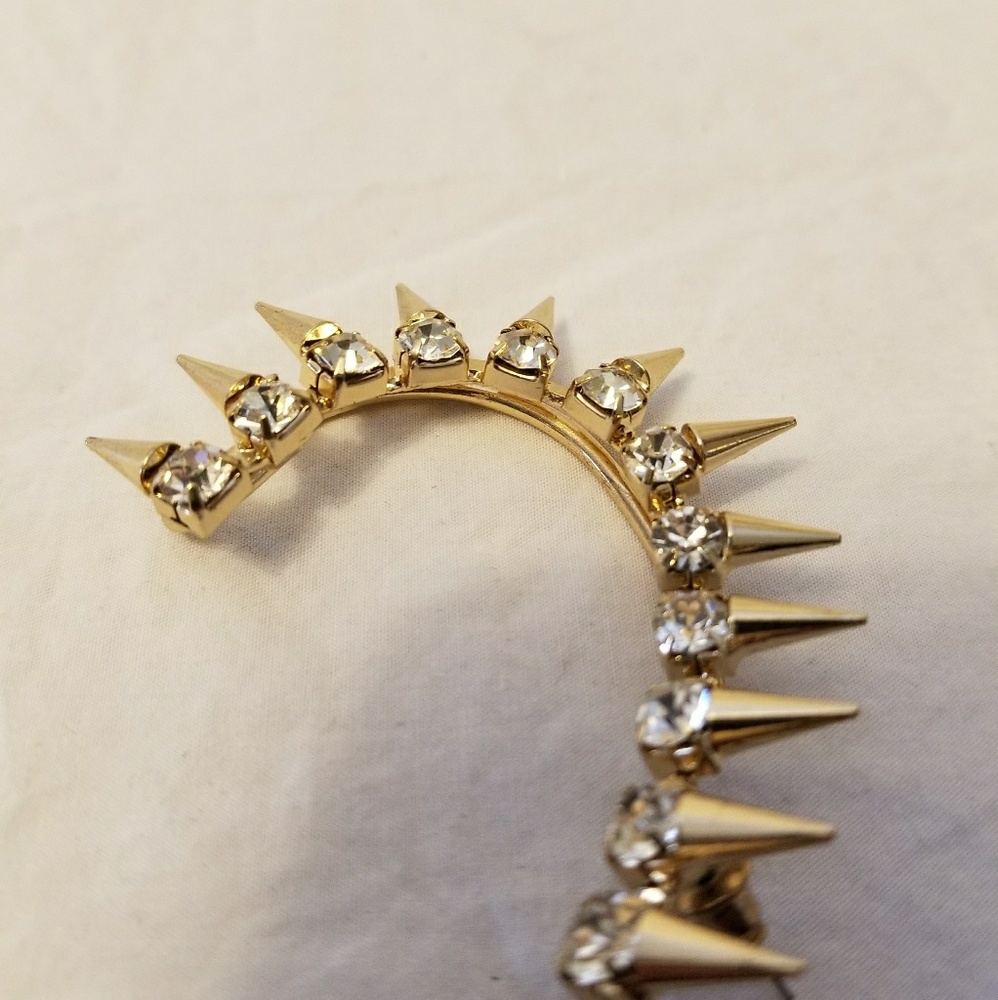 One earing piece